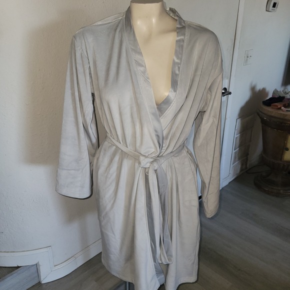 Pottery Barn Chamois Robe M Light Gray Shawl Collar Long Sleeve Tie Waist luxury